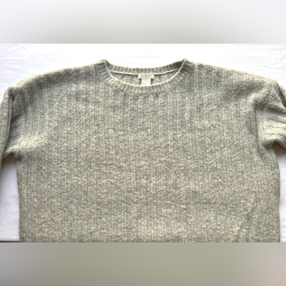 H&M | Grey Ribbed Knit Cropped Sweater - Picture 5 of 16